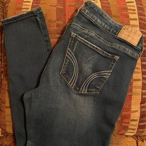 Hollister jeans. Super skinny. Juniors 13-L